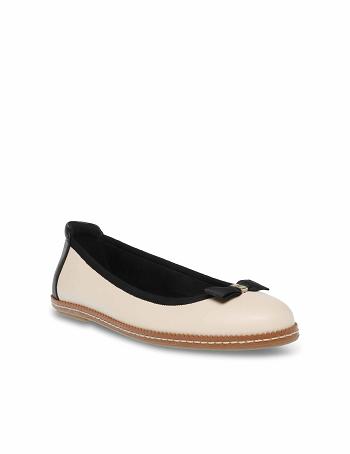 Anne Klein Ember Flats White / Black | FSGUI25484